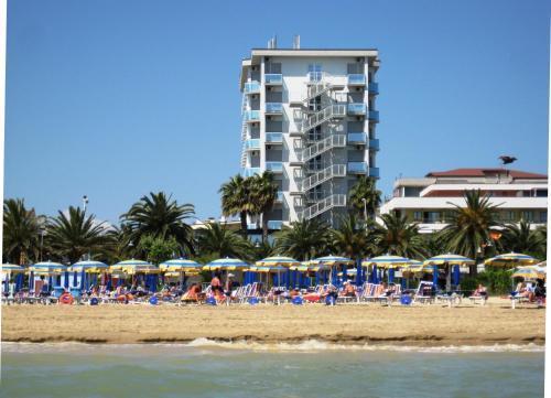 Hotel King Alba Adriatica Esterno foto