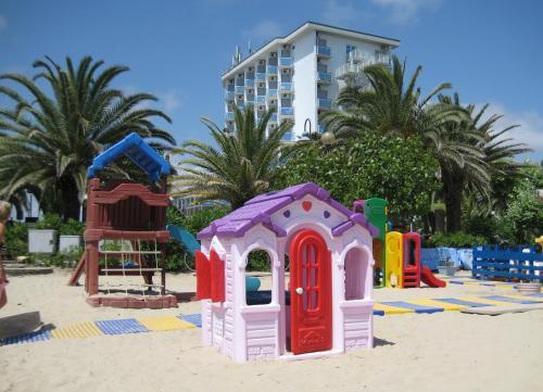 Hotel King Alba Adriatica Esterno foto