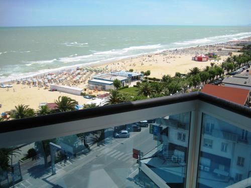 Hotel King Alba Adriatica Esterno foto