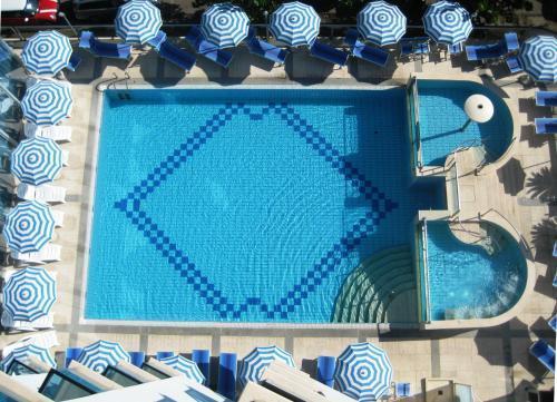 Hotel King Alba Adriatica Esterno foto