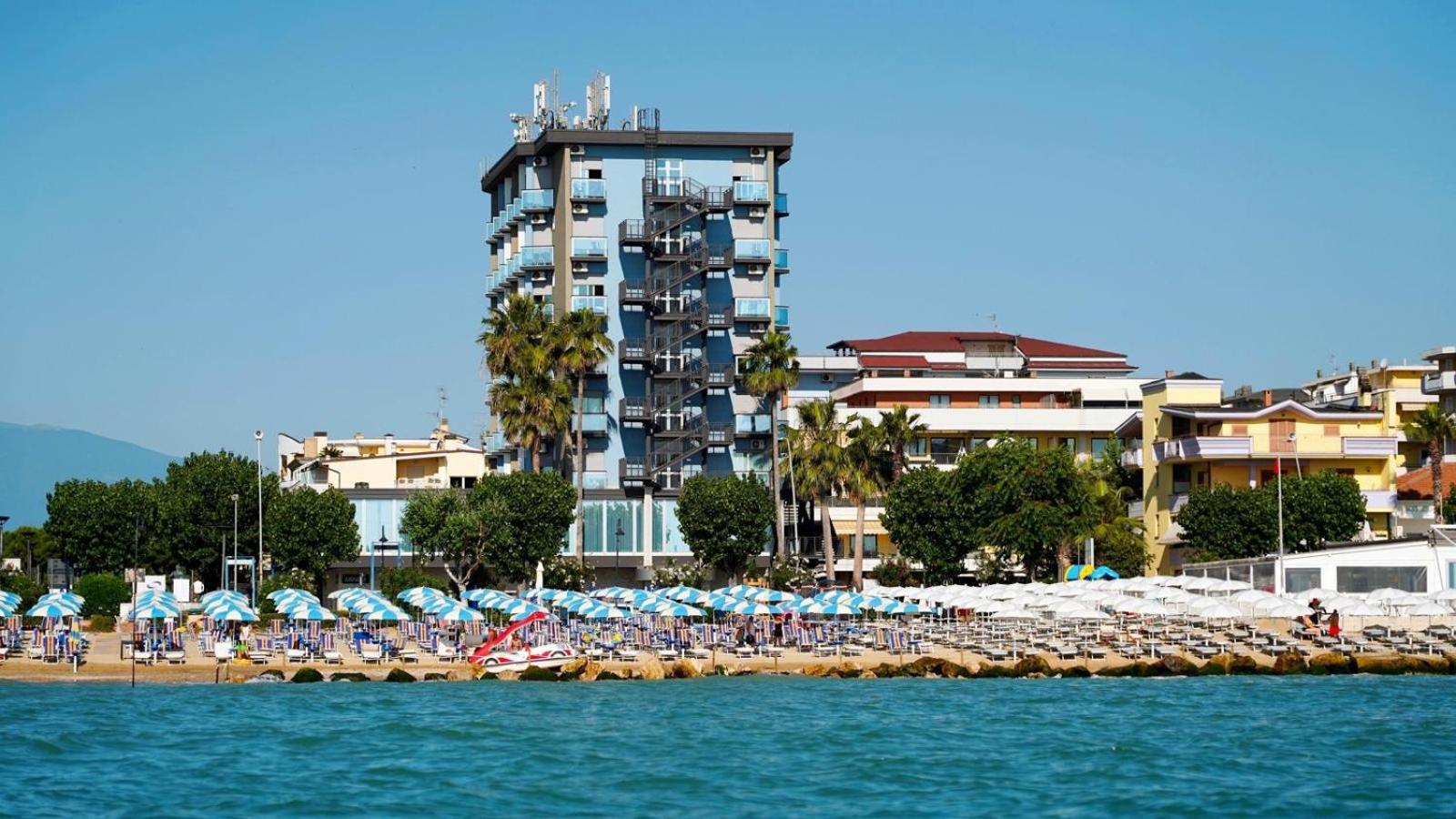 Hotel King Alba Adriatica Esterno foto