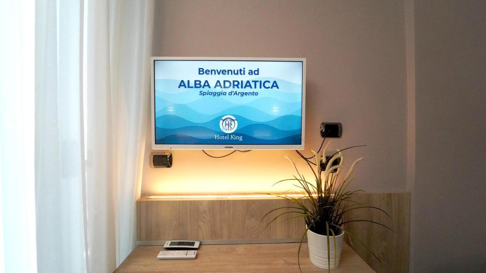 Hotel King Alba Adriatica Esterno foto