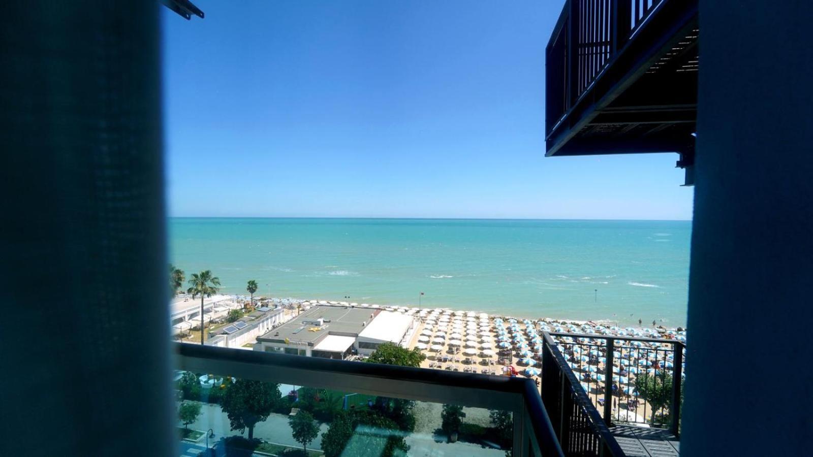 Hotel King Alba Adriatica Esterno foto