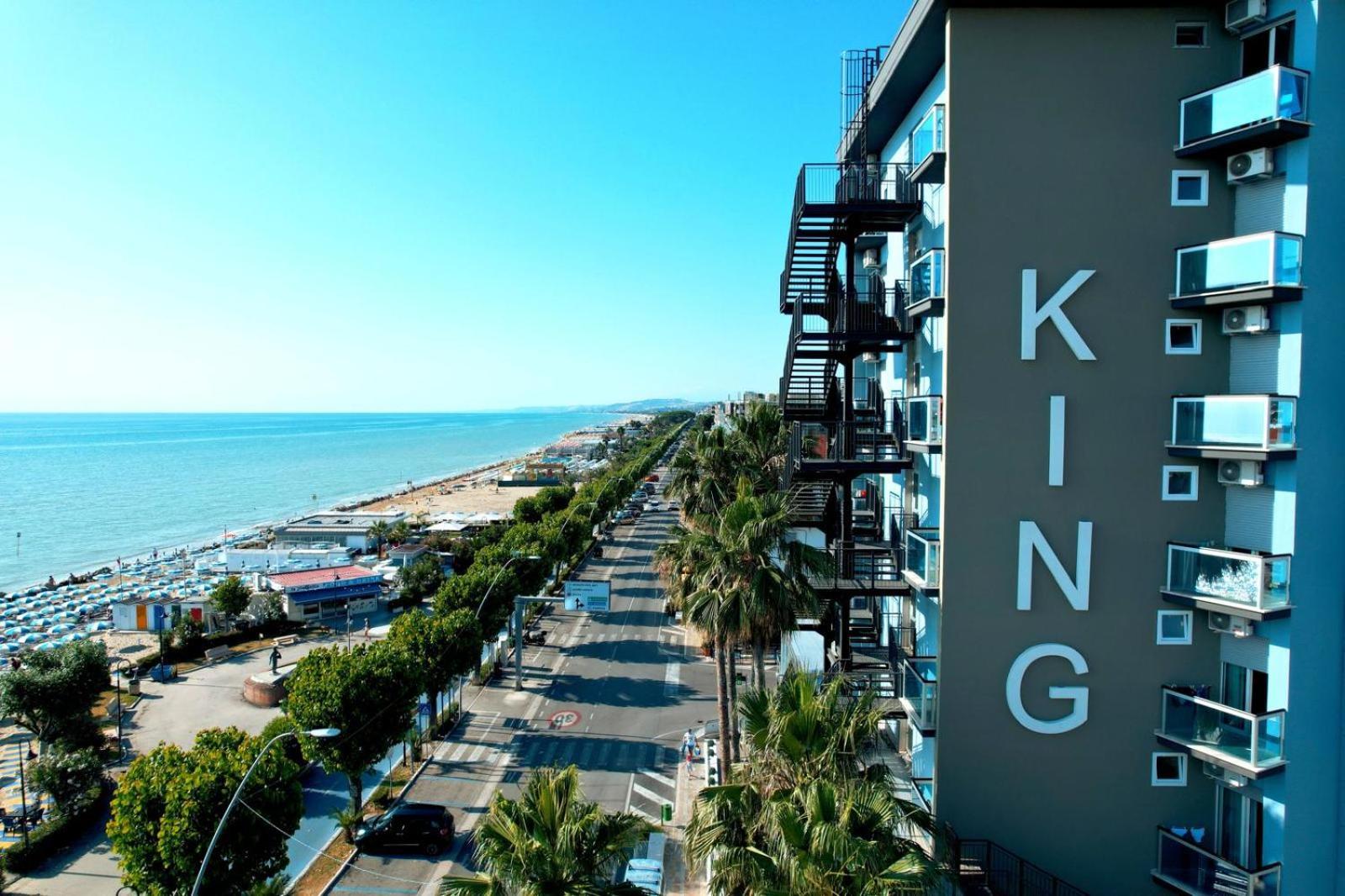 Hotel King Alba Adriatica Esterno foto